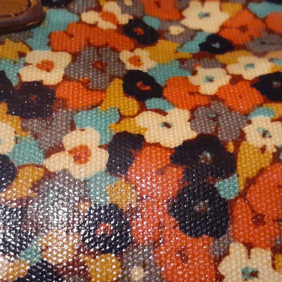 Fossil crossbody lightweight bag. - Picture 6 of 6